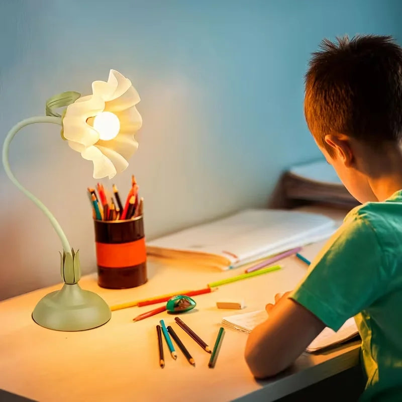 European Style Romantic Flower Table Lamp LED Warm Elegant Nightstand Light for Bedroom Living Room Office Hotel Home Lighting