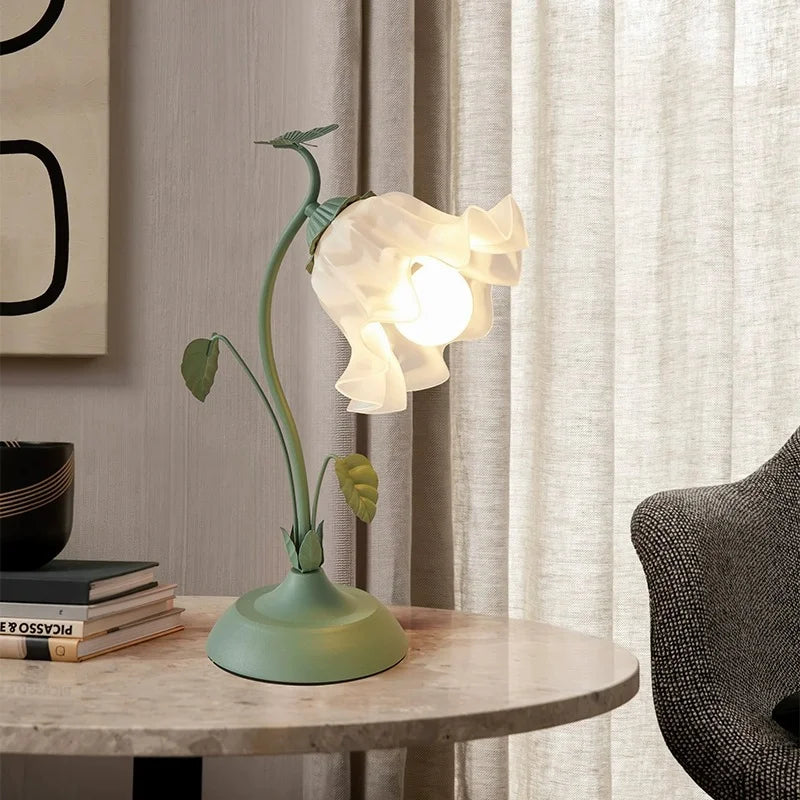 European Style Romantic Flower Table Lamp LED Warm Elegant Nightstand Light for Bedroom Living Room Office Hotel Home Lighting